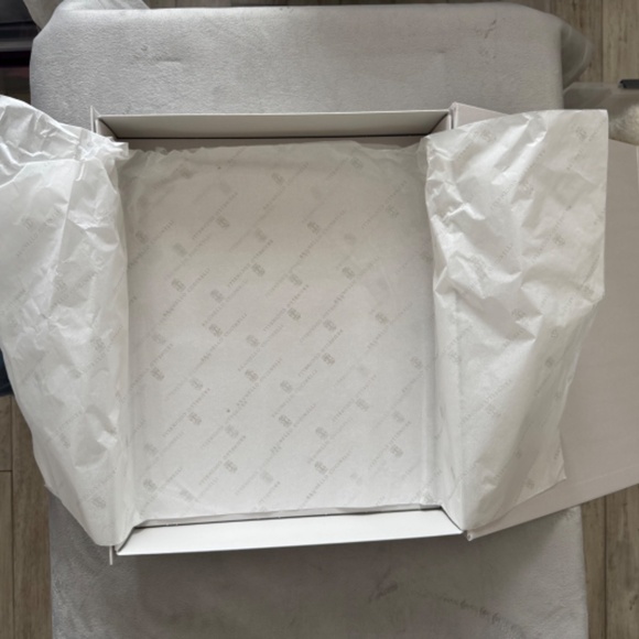 Brunello Cucinelli Gift Box with Ribbon - Picture 5 of 6